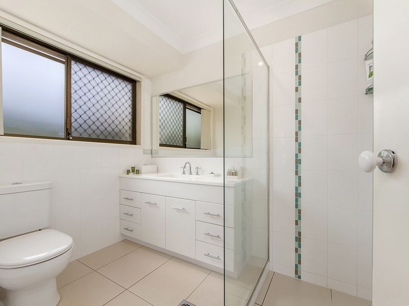 20 Coachwood Court, Burleigh Waters QLD 4220