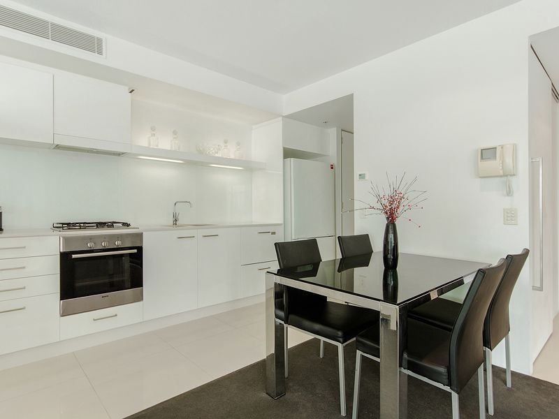 508/9 Hamilton Avenue, Surfers Paradise QLD 4217