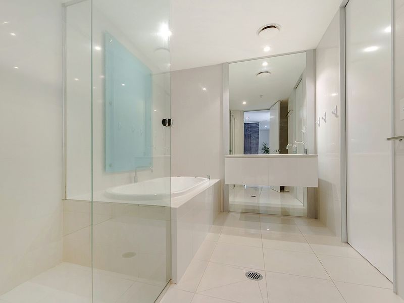 508/9 Hamilton Avenue, Surfers Paradise QLD 4217