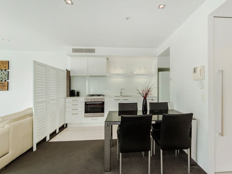 508/9 Hamilton Avenue, Surfers Paradise QLD 4217