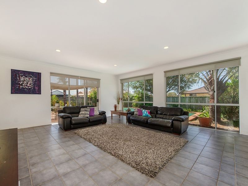 30 Dotterel Dr, Burleigh Waters QLD 4220