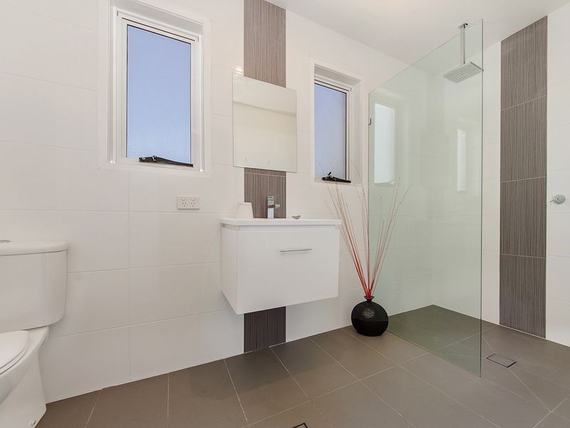 30 Dotterel Dr, Burleigh Waters QLD 4220