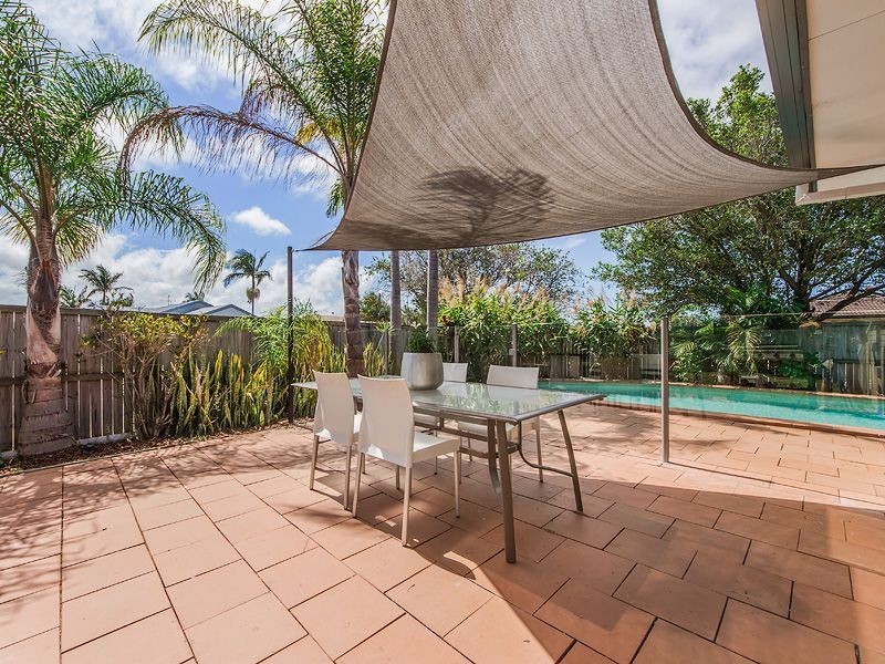 30 Dotterel Dr, Burleigh Waters QLD 4220