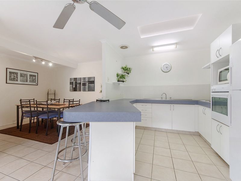 2/8 Wagtail Ct, Burleigh Waters QLD 4220