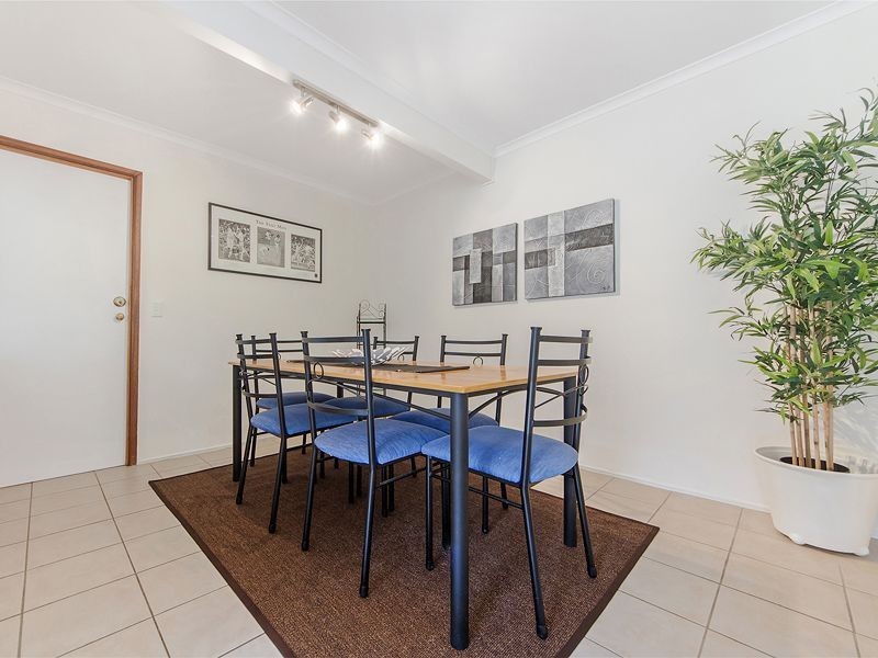 2/8 Wagtail Ct, Burleigh Waters QLD 4220