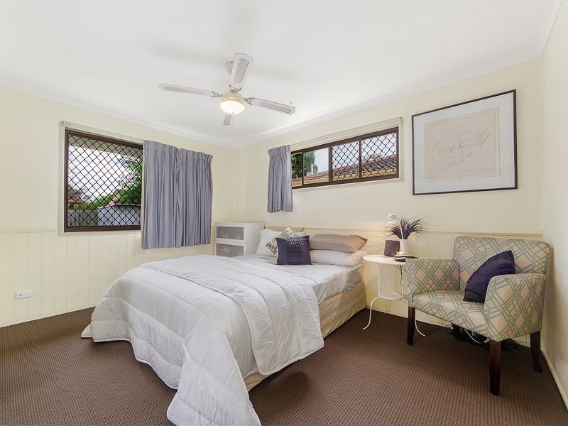 2/8 Wagtail Ct, Burleigh Waters QLD 4220