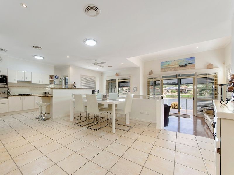 18/36 Beachcomber Court, Burleigh Waters QLD 4220