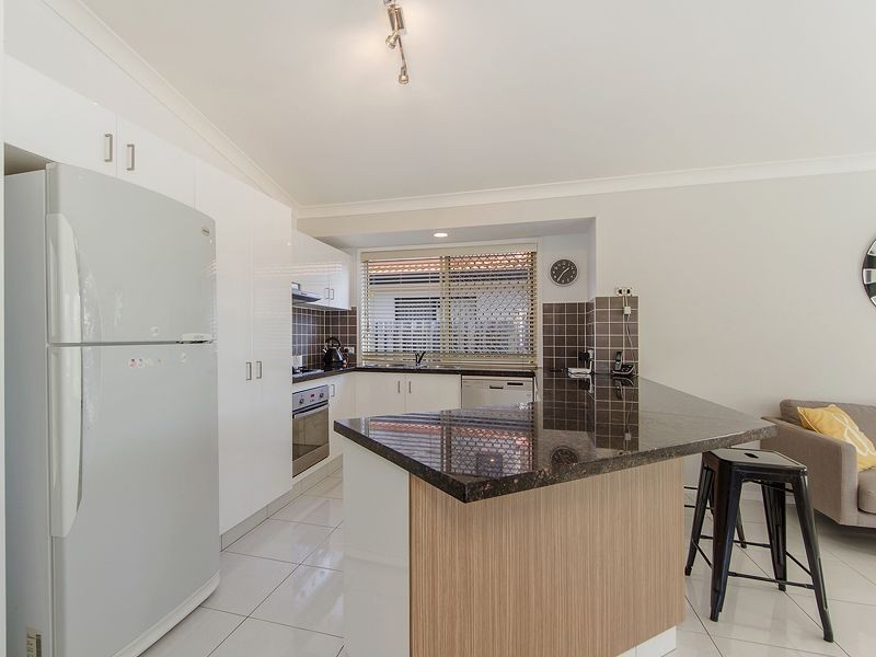85 Honeyeater Dr, Burleigh Waters QLD 4220