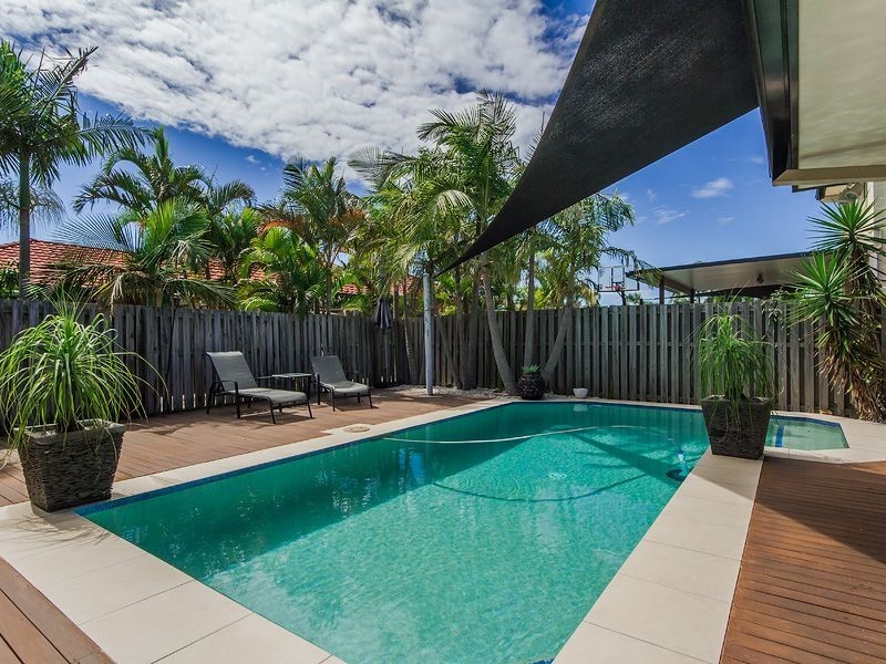 85 Honeyeater Dr, Burleigh Waters QLD 4220