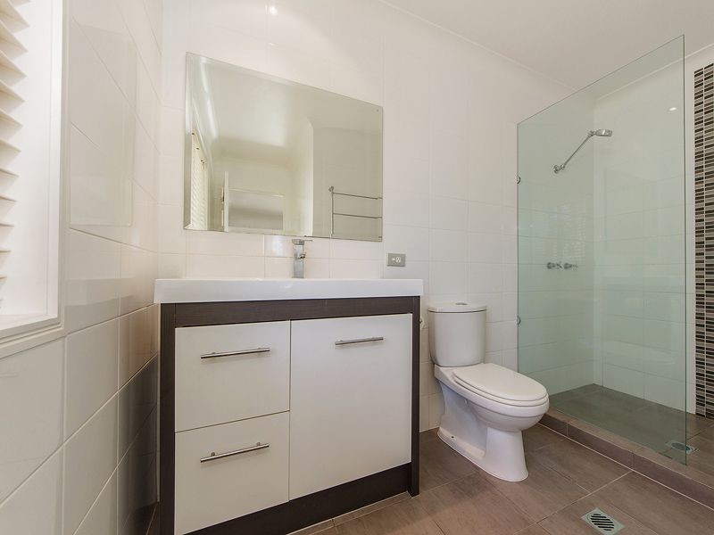 85 Honeyeater Dr, Burleigh Waters QLD 4220