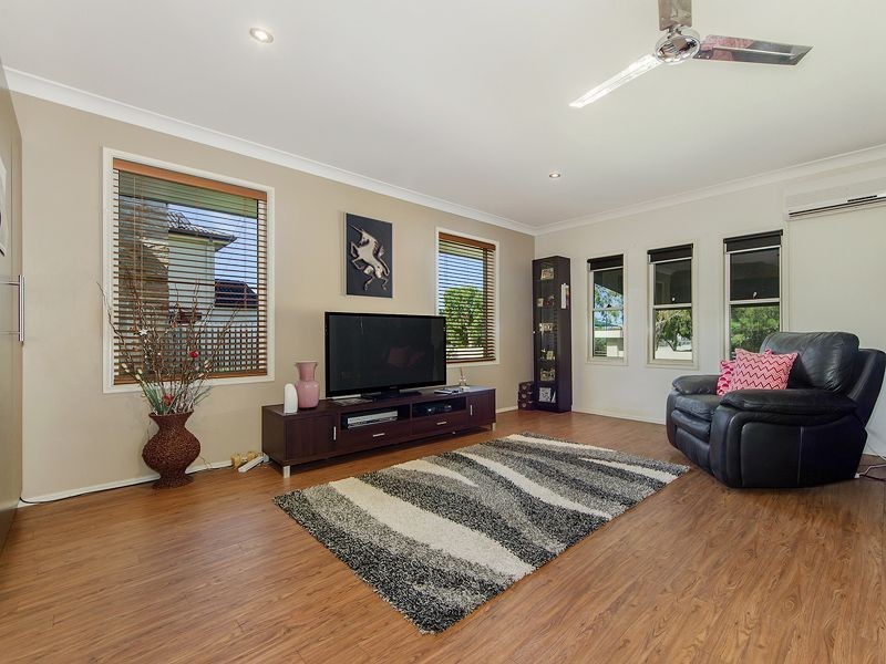 85 Honeyeater Dr, Burleigh Waters QLD 4220