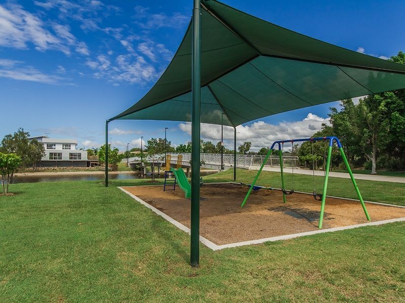 85 Honeyeater Dr, Burleigh Waters QLD 4220