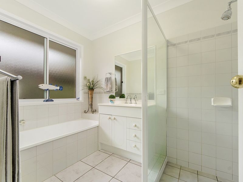 16 Cowell Drive, Burleigh Heads QLD 4220