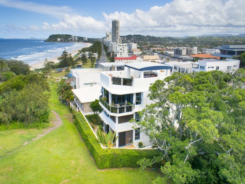 19 Brakes Crescent, Miami QLD 4220