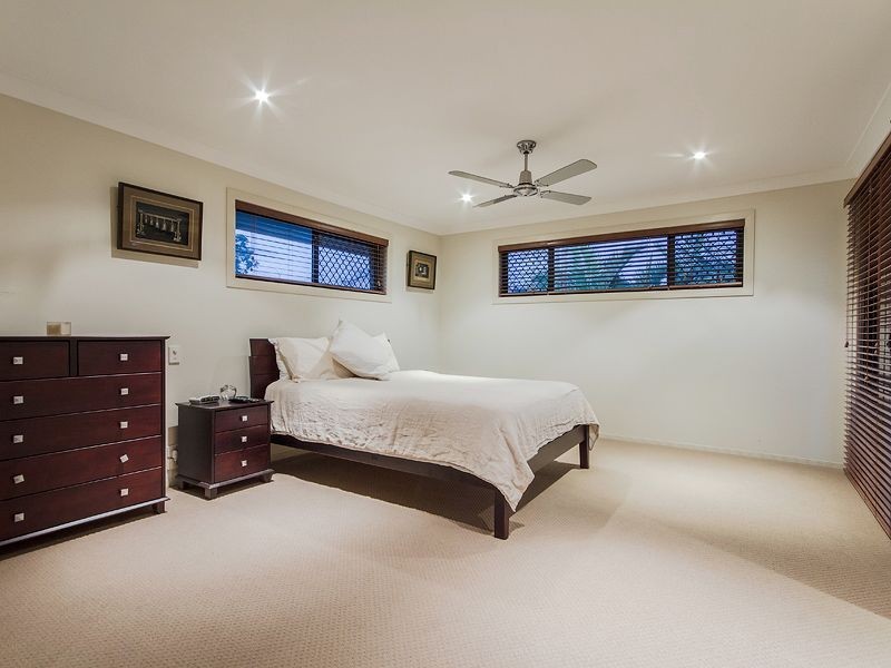 47 Aruma Avenue, Burleigh Waters QLD 4220