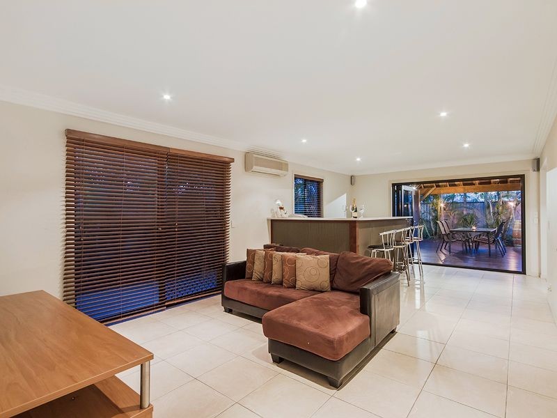 47 Aruma Avenue, Burleigh Waters QLD 4220