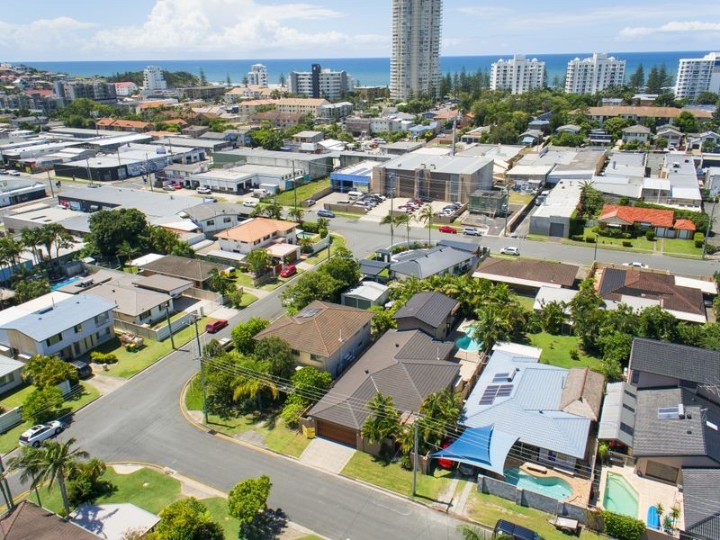 47 Aruma Avenue, Burleigh Waters QLD 4220