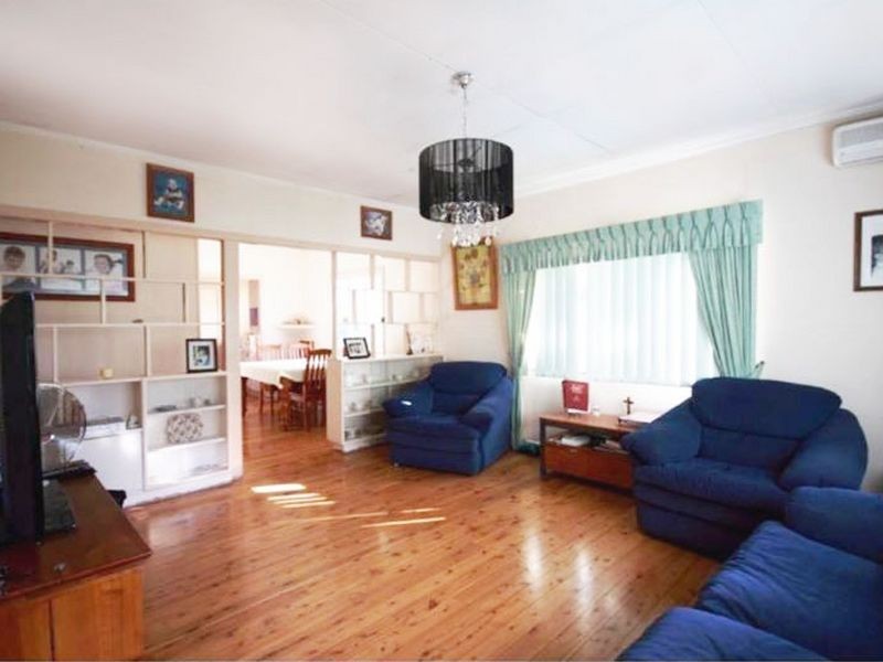 98 Wilson Street, Labrador QLD 4215