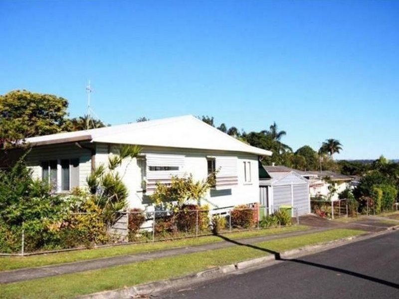 98 Wilson Street, Labrador QLD 4215