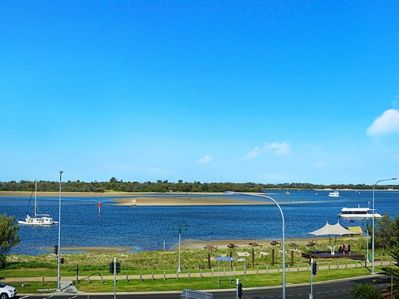 98 Wilson Street, Labrador QLD 4215