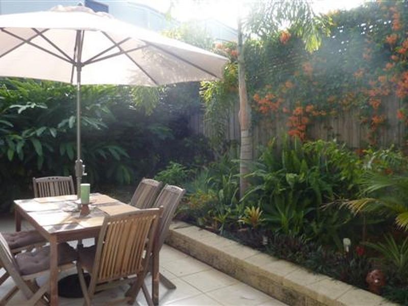 1/5 Sandown Avenue, Bundall QLD 4217