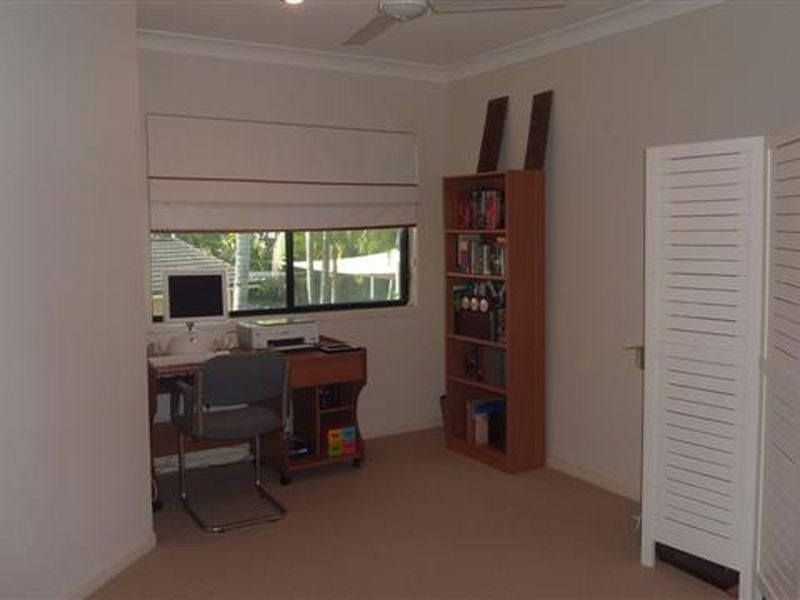 1/5 Sandown Avenue, Bundall QLD 4217