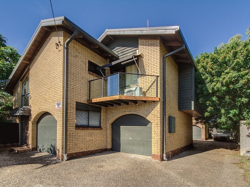 2/11 Orvieto Avenue, Mermaid Waters QLD 4218