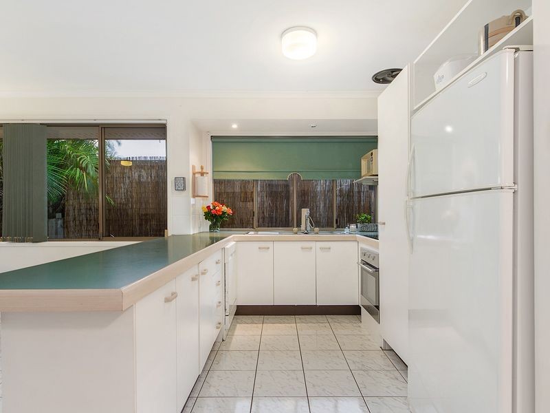 11 Lytham Court, Highland Park QLD 4211