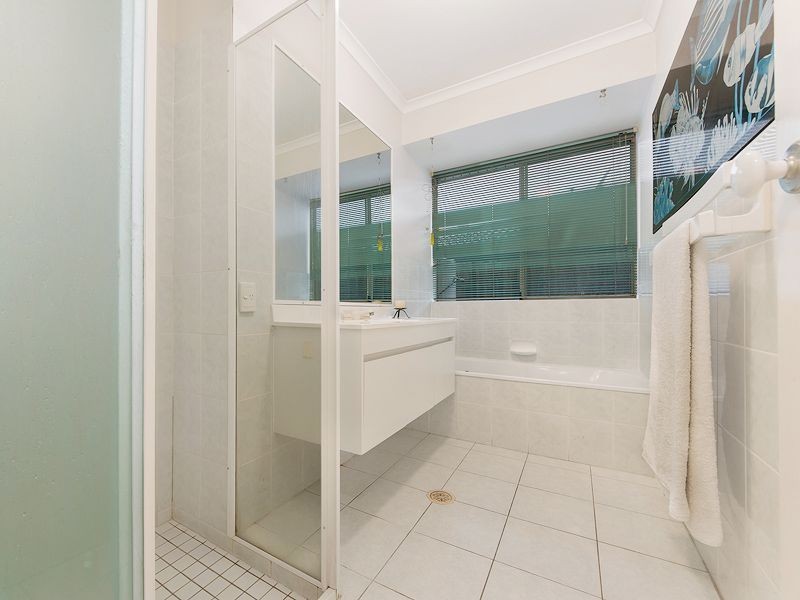 11 Lytham Court, Highland Park QLD 4211