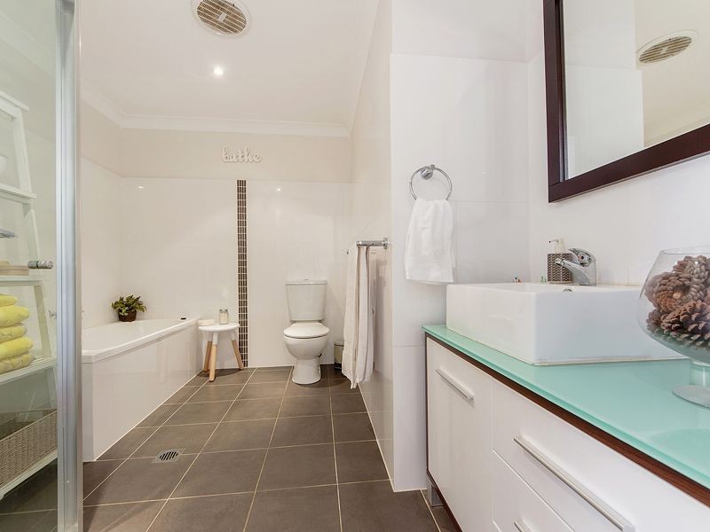 50 Lemana Lane, Miami QLD 4220