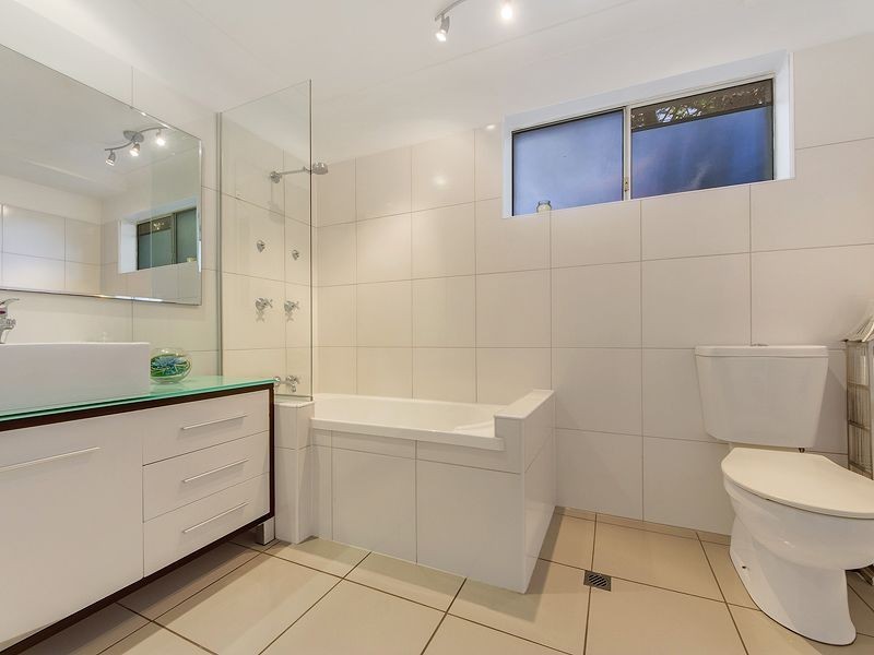 50 Lemana Lane, Miami QLD 4220