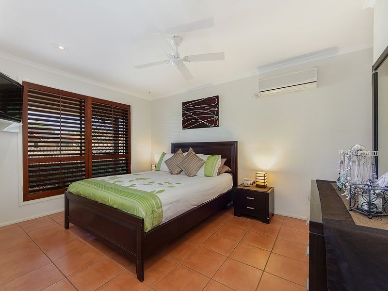 6 Parklake Drive, Mudgeeraba QLD 4213