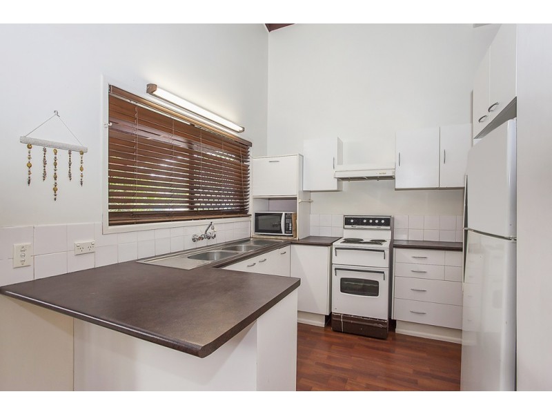 1/4 Shrike Court, Burleigh Waters QLD 4220