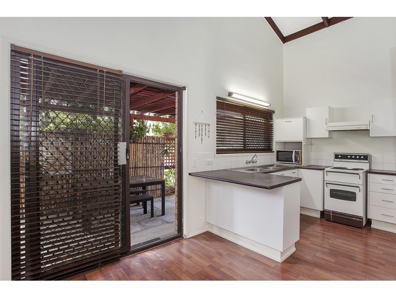 1/4 Shrike Court, Burleigh Waters QLD 4220
