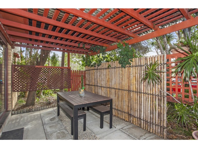 1/4 Shrike Court, Burleigh Waters QLD 4220