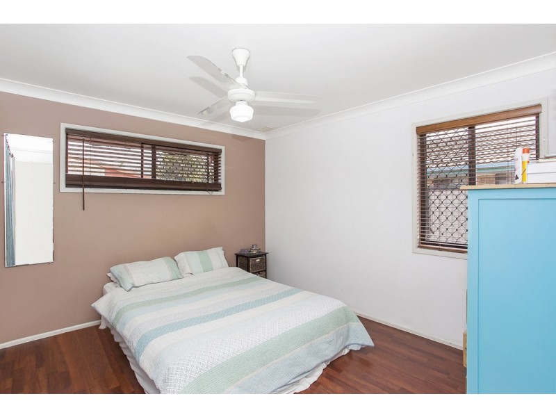 1/4 Shrike Court, Burleigh Waters QLD 4220
