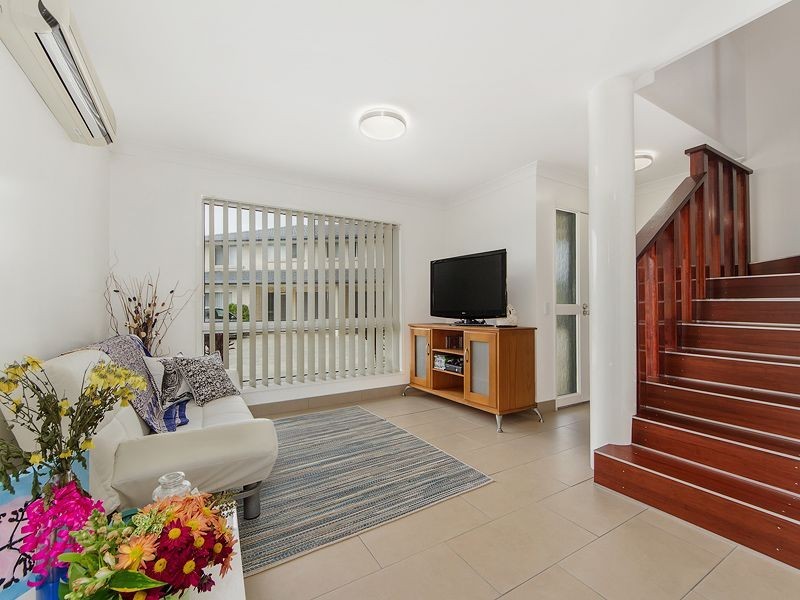 1/270 Christine Avenue, Varsity Lakes QLD 4227