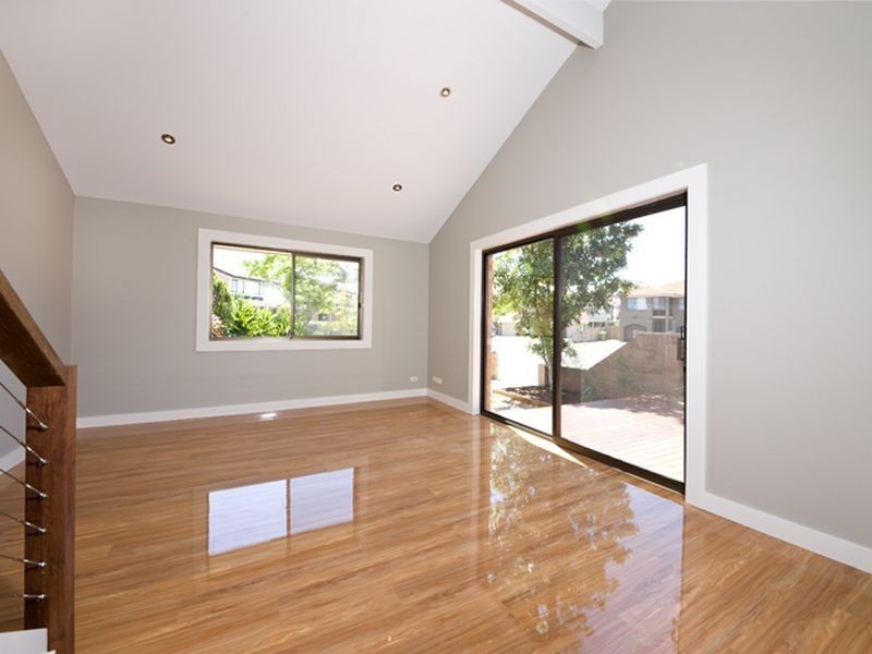 1/5 Sunbird St, Burleigh Waters QLD 4220