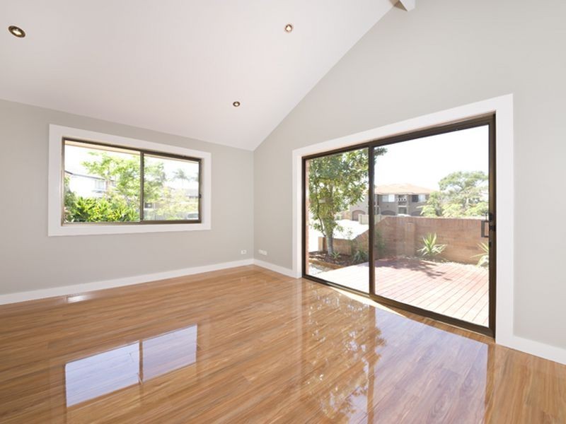 1/5 Sunbird St, Burleigh Waters QLD 4220