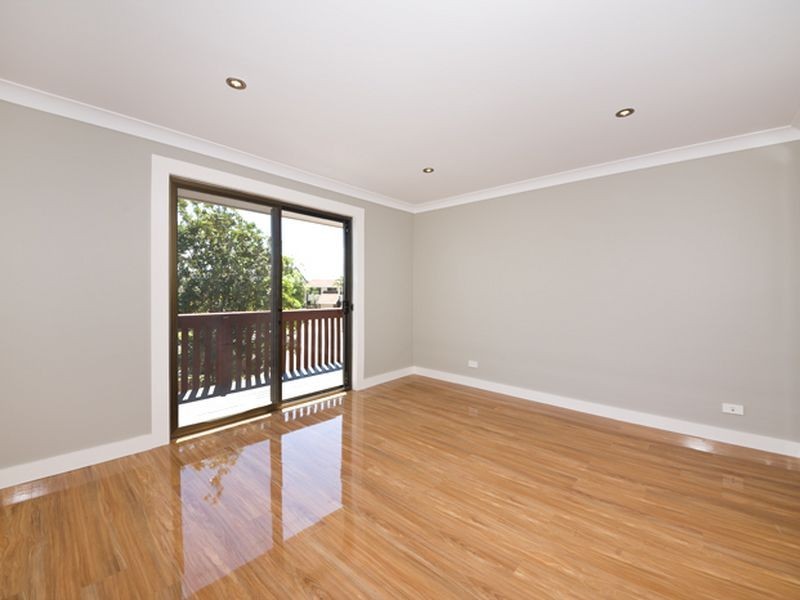 1/5 Sunbird St, Burleigh Waters QLD 4220