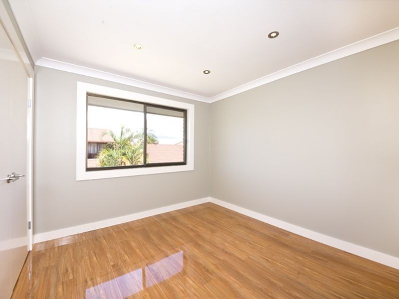 1/5 Sunbird St, Burleigh Waters QLD 4220