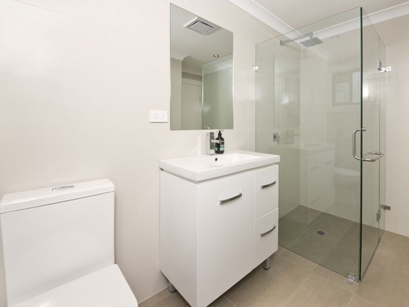 1/5 Sunbird St, Burleigh Waters QLD 4220