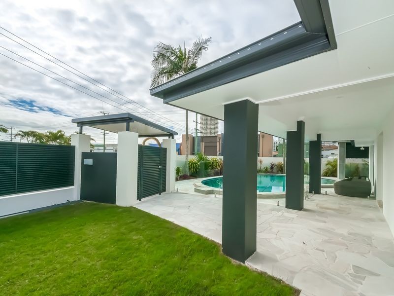 30 Lemana Lane, Burleigh Heads QLD 4220