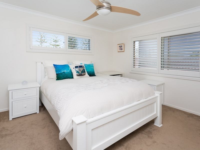 4/22 Bullimah Av, Burleigh Heads QLD 4220