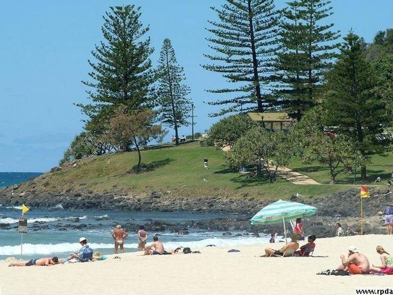 4/22 Bullimah Av, Burleigh Heads QLD 4220