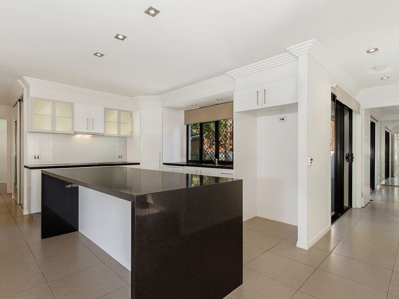 17 Montezuma Dr, Burleigh Waters QLD 4220