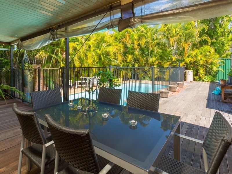 1 Bushtree Court, Burleigh Waters QLD 4220
