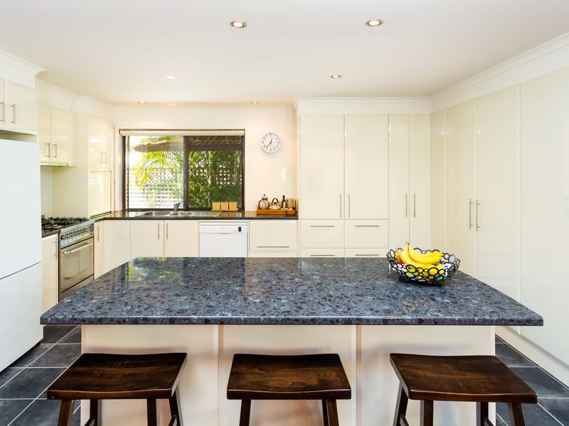 1 Bushtree Court, Burleigh Waters QLD 4220