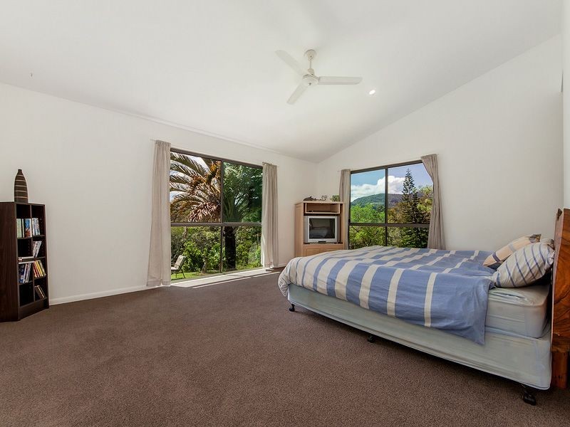 136 Araluen Road, Tallebudgera Valley QLD 4228