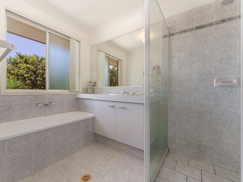 2/5 St Lucia Court, Varsity Lakes QLD 4227